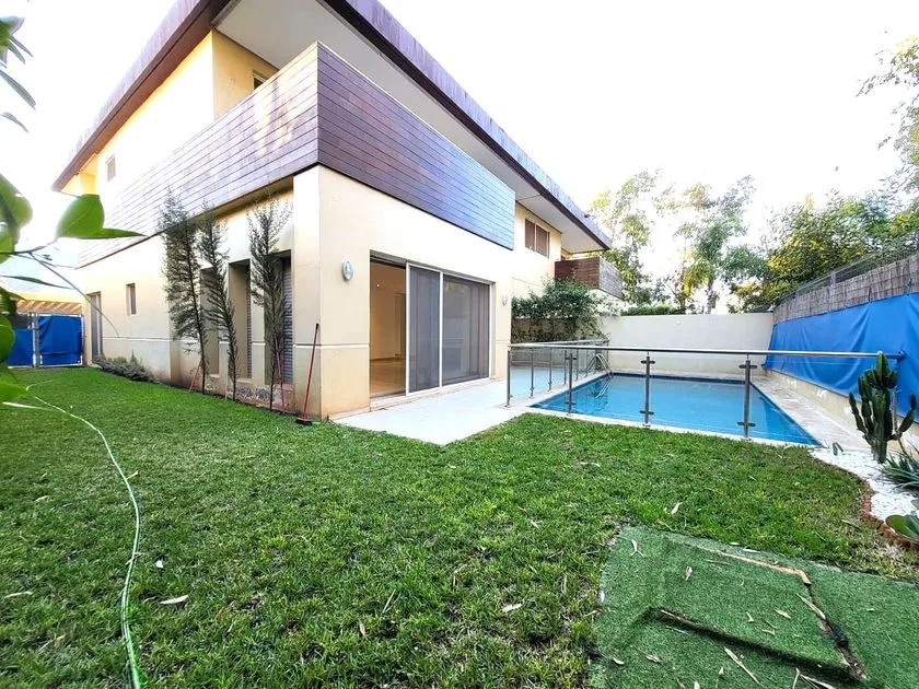 Villa for rent 20 000 dh 500 sqm, 3 rooms - Ville Verte 