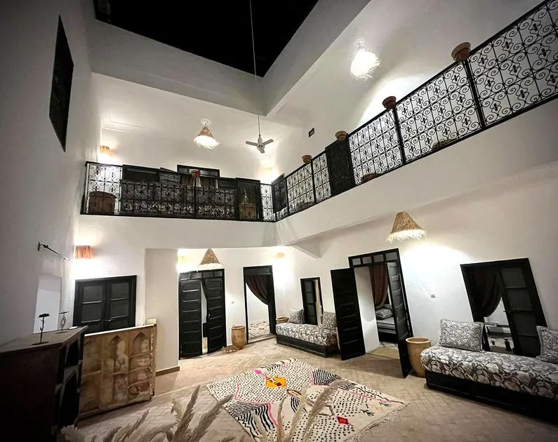 Riad for Sale 3 200 000 dh 154 sqm, 6 rooms - Zaouia Sidi Ghalem Marrakech
