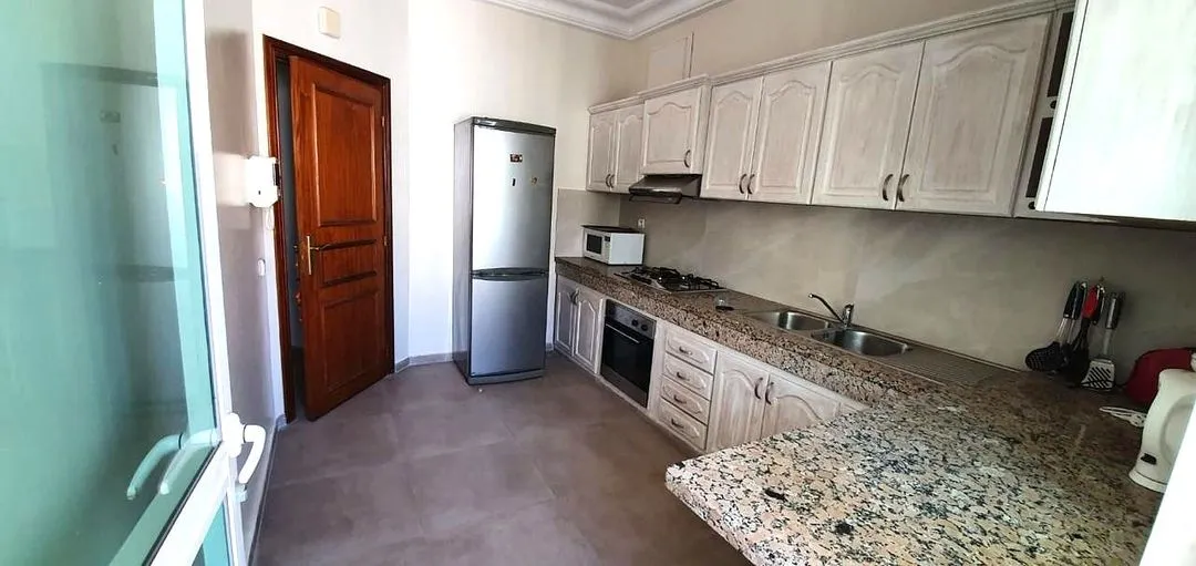 شقة للكراء 000 15 د٠م 150 م², 3 غرف - راسين الدار البيضاء