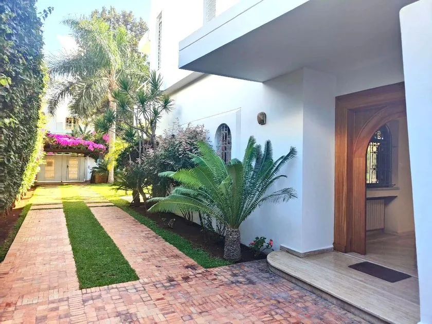Villa à louer 60 000 dh 1 200 m², 6 chambres - Californie Casablanca
