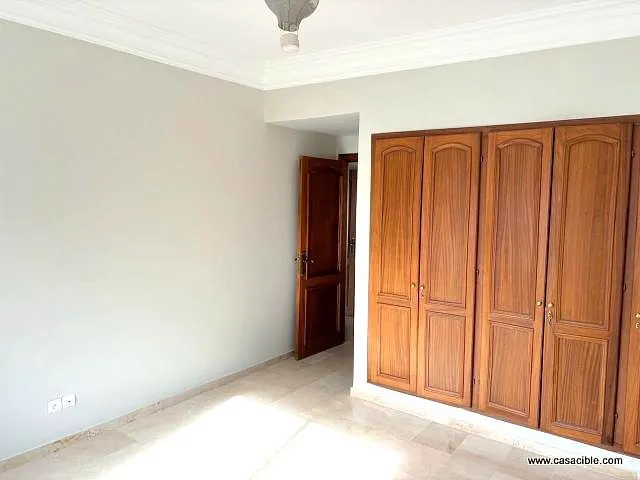 شقة للكراء 000 15 د٠م 200 م², 3 غرف - راسين الدار البيضاء