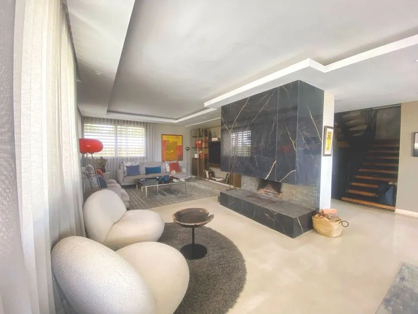 Duplex à vendre 000 300 8 dh 368 m², 3 chambres - Ain Diab Extension Casablanca