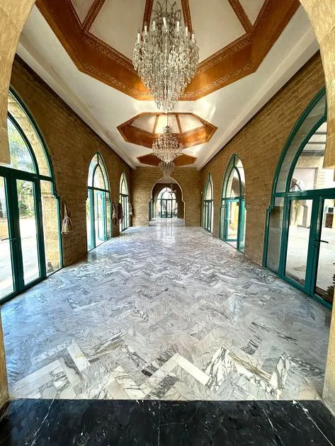 Villa à louer 90 000 dh 5 400 m², 7 chambres - Souissi Rabat