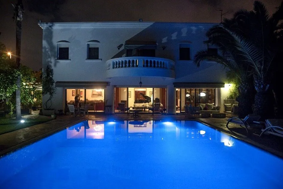 Villa for Sale 20 000 000 dh 1 070 sqm, 5 rooms - Californie Casablanca