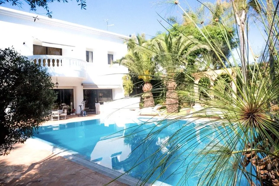 Villa for Sale 20 000 000 dh 1 070 sqm, 5 rooms - Californie Casablanca