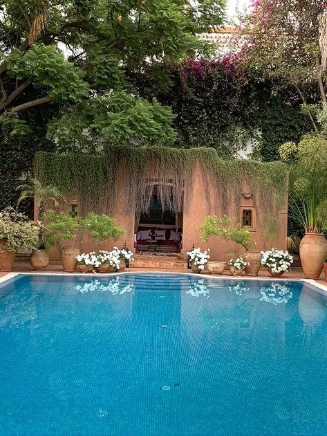 Villa for Sale 20 000 000 dh 1 070 sqm, 5 rooms - Californie Casablanca