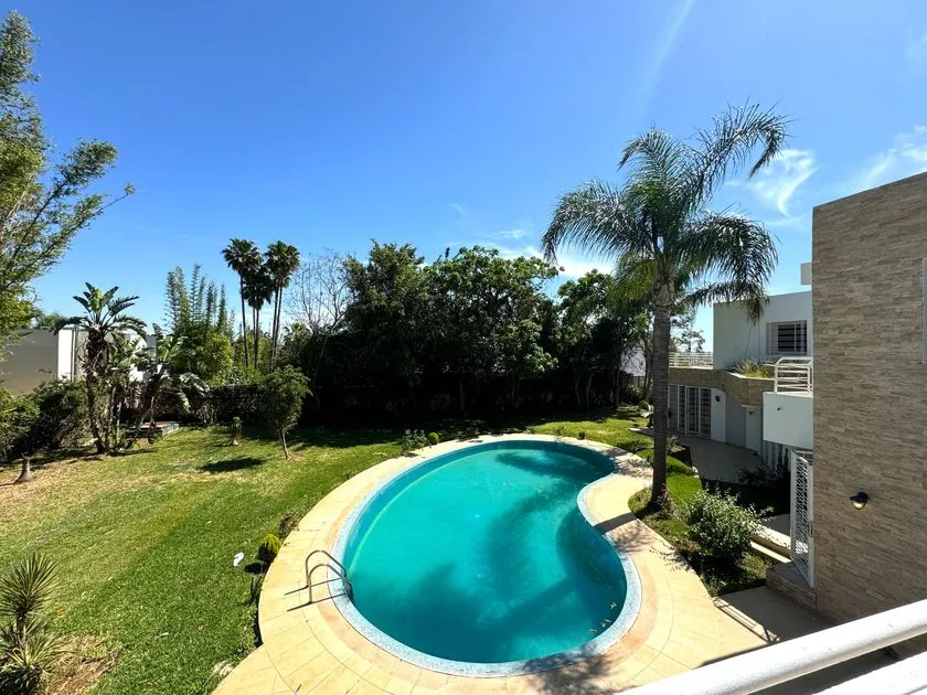 Villa à louer 45 000 dh 2 000 m², 4 chambres - Souissi Rabat