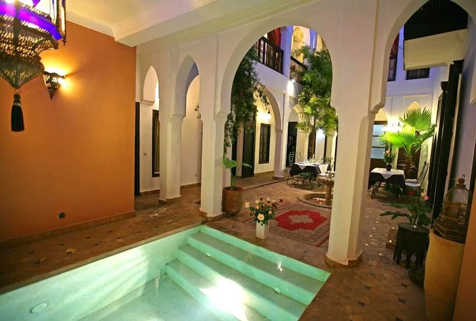 Riad for Sale 5 400 000 dh 213 sqm, 5 rooms - Zaouia Sidi Ghalem Marrakech