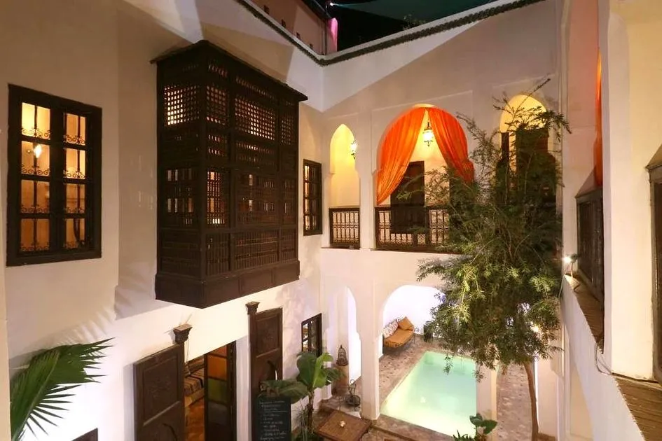 Riad for Sale 5 400 000 dh 213 sqm, 5 rooms - Zaouia Sidi Ghalem Marrakech