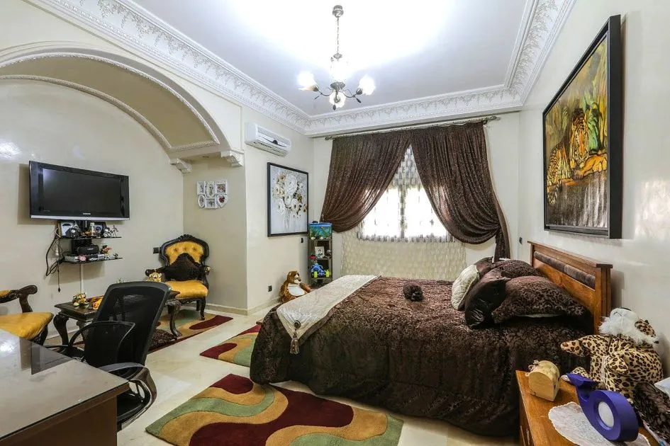 Villa for Sale 14 000 000 dh 2 150 sqm, 6 rooms - Targa Marrakech