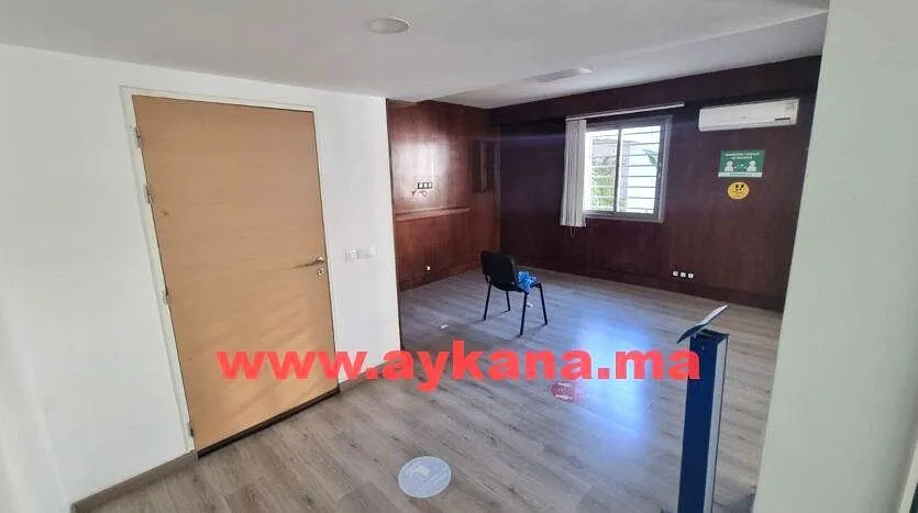 Office for rent 15 000 dh 82 sqm - Souissi Rabat