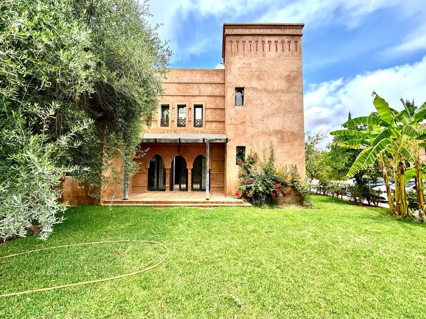 Villa à vendre 3 200 000 dh 300 m², 3 chambres - Alouidane Marrakech