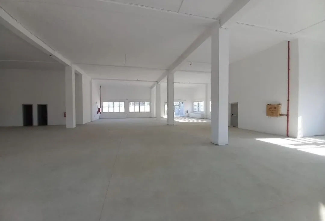 Commerce à louer 220 000 dh 3 800 m² - Drissia Tanger-Assilah | Agenz