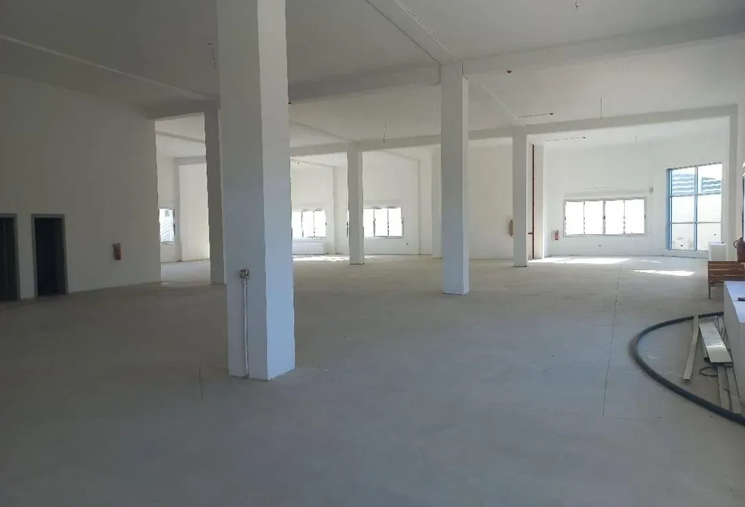 Commerce à louer 220 000 dh 3 800 m² - Drissia Tanger-Assilah | Agenz