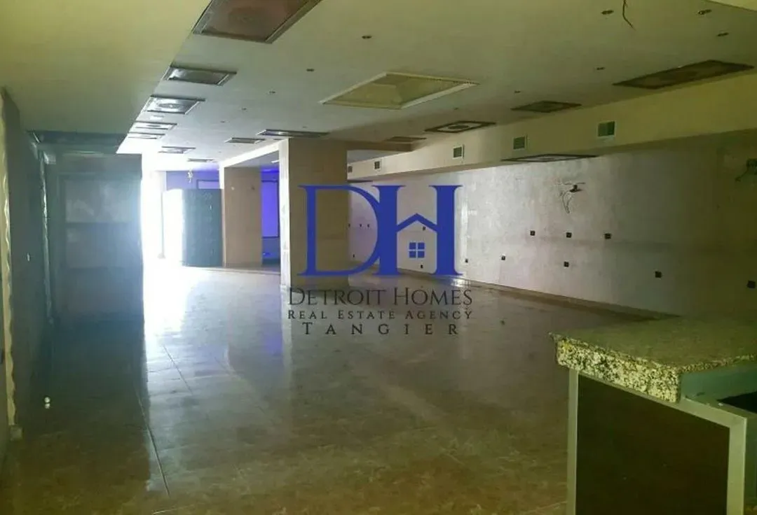 Commerce à louer 28 000 dh 208 m² - Drissia Tanger-Assilah | Agenz