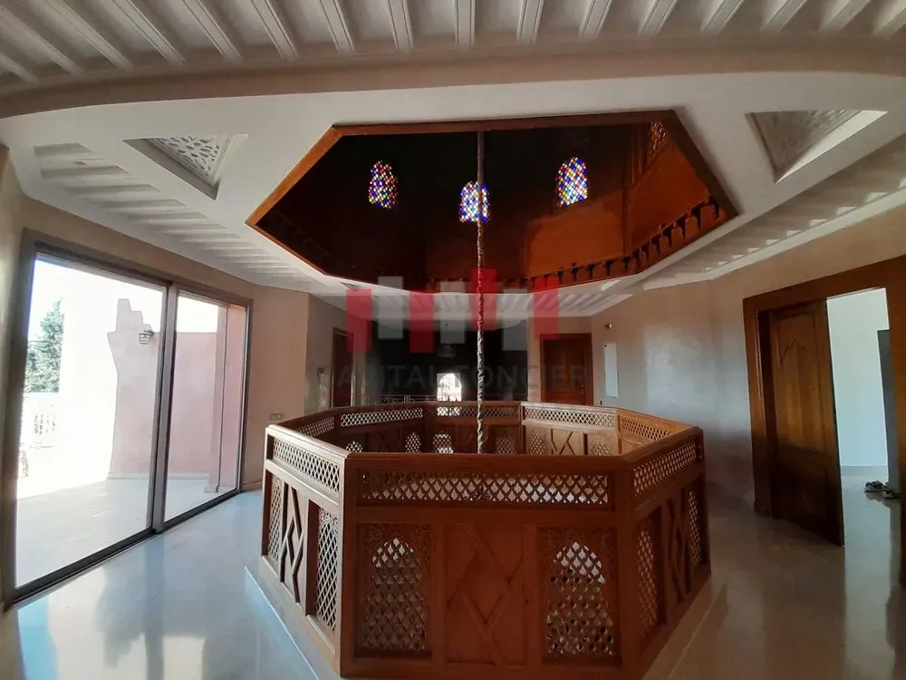 Villa à vendre 30 000 000 dh 1 100 m² avec 7 chambres - Ennakhil (Palmeraie) Marrakech