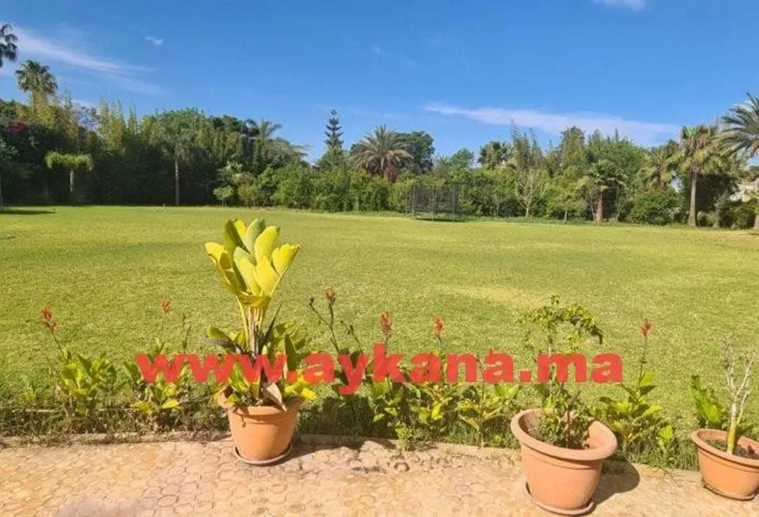 Villa à vendre 30 000 000 dh 6 489 m², 5 chambres - Souissi Rabat