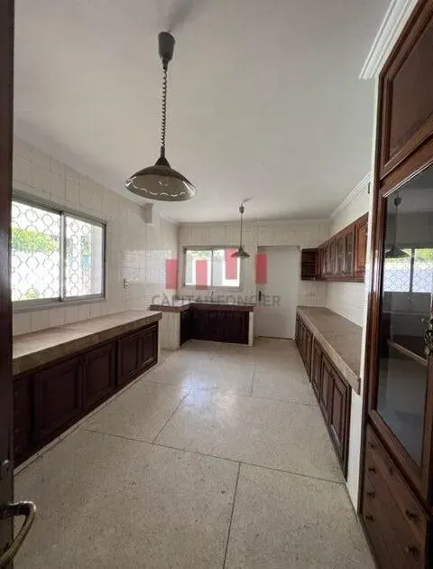 Villa for rent 37 000 dh 800 sqm, 4 rooms - Hay Al Hanâa Casablanca