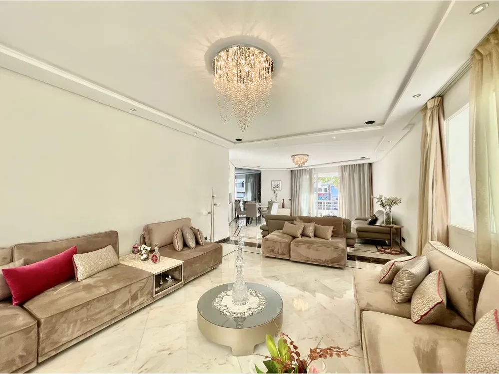 Appartement à louer 25 000 dh 262 m² avec 3 chambres - Racine Casablanca