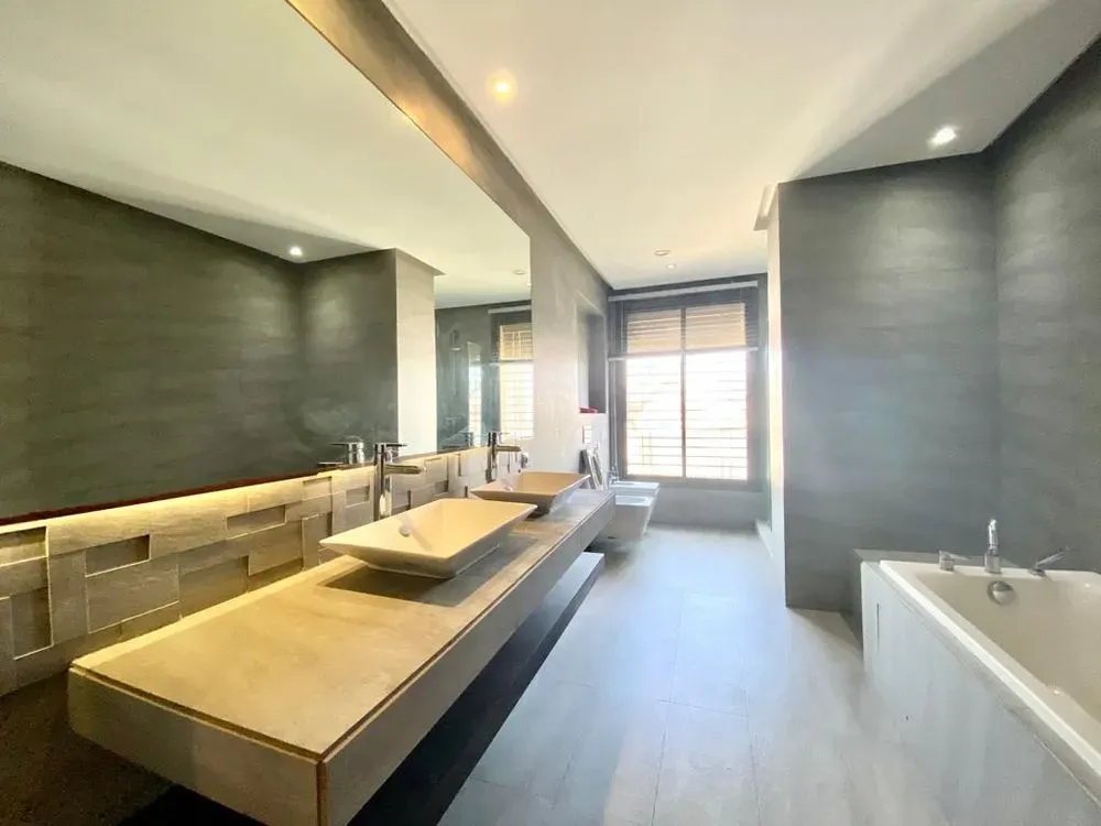 Appartement à louer 19 250 dh 208 m² avec 3 chambres - Gauthier Casablanca