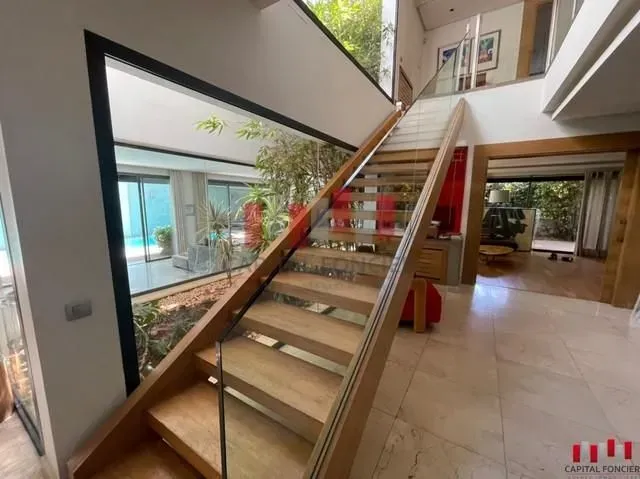 Villa à louer 50 000 dh 650 m² avec 4 chambres - Sidi Maarouf Casablanca | Agenz