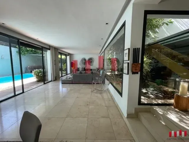 Villa à louer 50 000 dh 650 m² avec 4 chambres - Sidi Maarouf Casablanca | Agenz