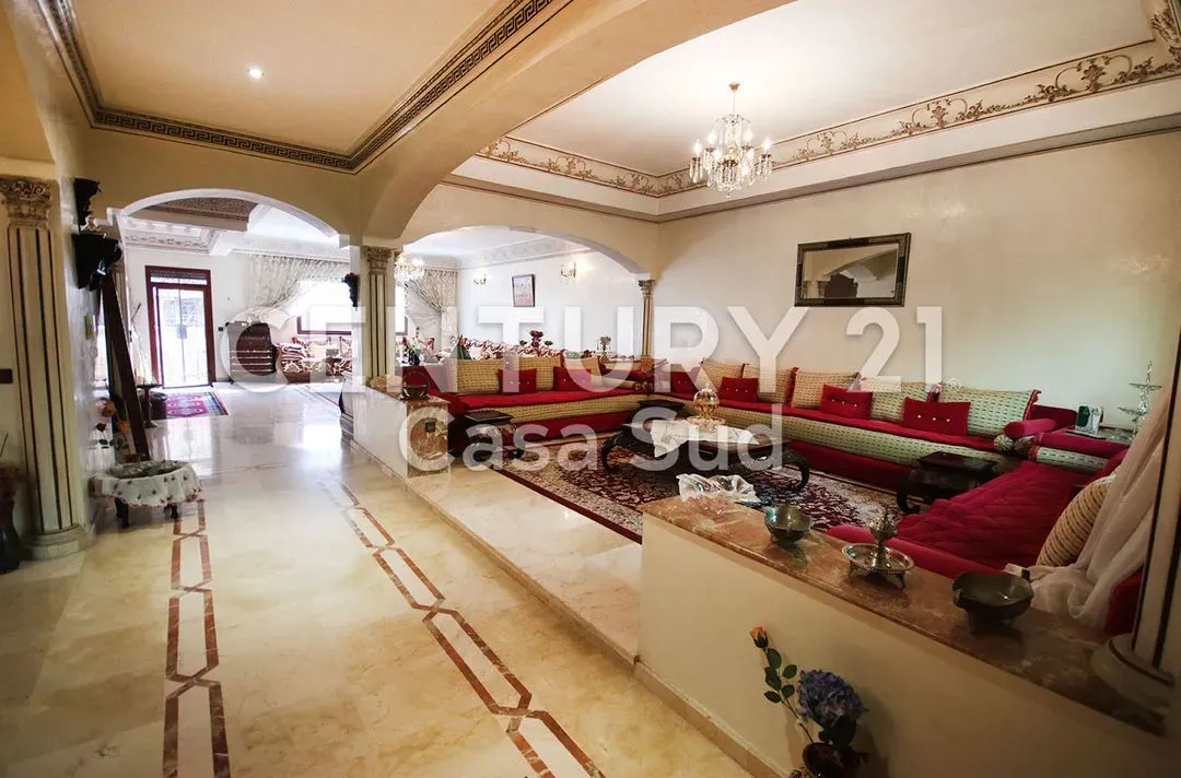 Villa à vendre 6 500 000 dh 262 m² avec 3 chambres - Lekrimat Casablanca