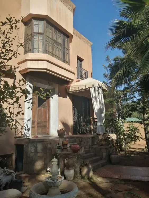 Villa à vendre 5 500 000 dh 599 m² avec 6 chambres - Guéliz Marrakech