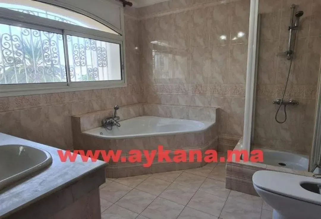 Villa à vendre 16 000 000 dh 2 270 m², 4 chambres - Hassan - Centre Ville Rabat