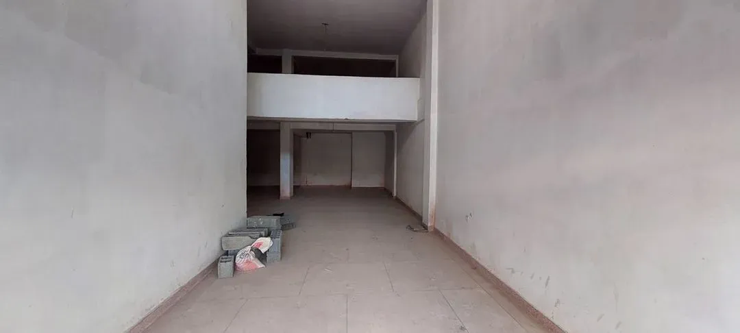 Commerce à louer 5 500 dh 240 m² - Tit Mellil Centre Médiouna