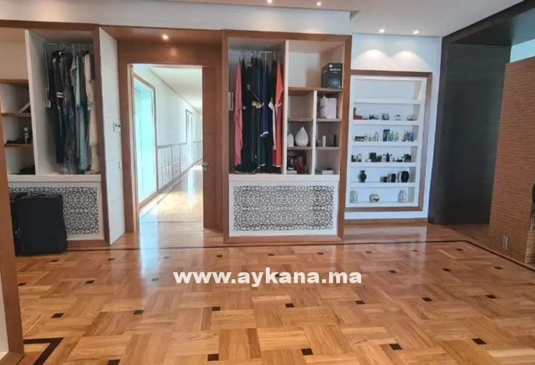 Villa à vendre 10 900 000 dh 1 176 m², 5 chambres - Souissi Rabat