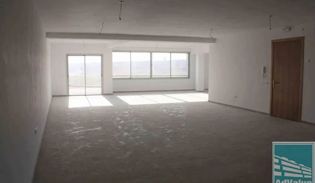 Bureau à louer 360 000 dh 6 300 m² - Hay Hassani Casablanca