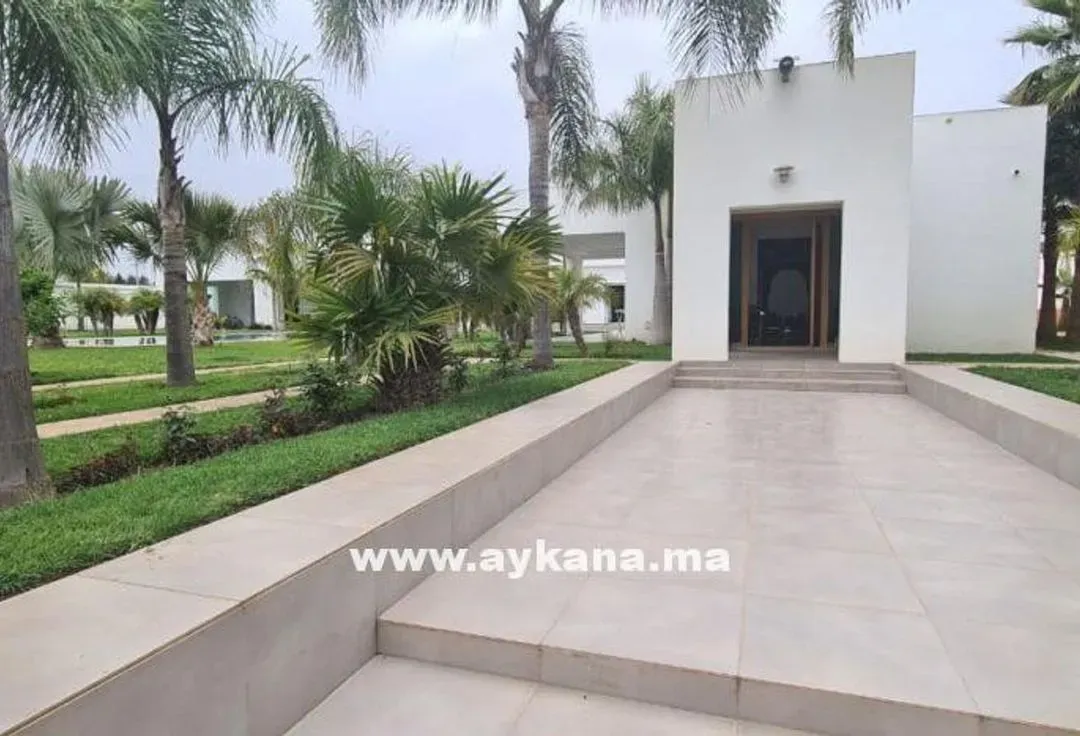 Villa à vendre 10 900 000 dh 1 176 m², 5 chambres - Souissi Rabat