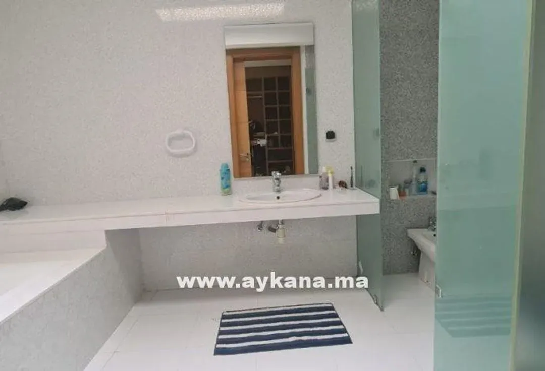 Villa à vendre 10 900 000 dh 1 176 m², 5 chambres - Souissi Rabat
