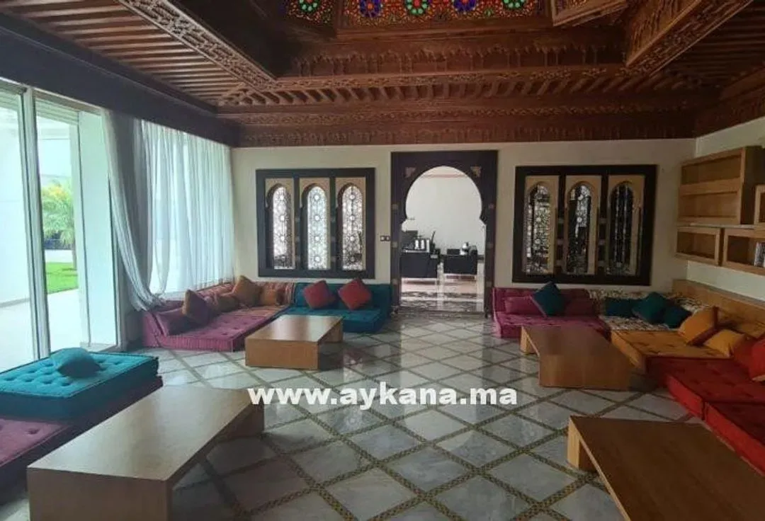 Villa à vendre 10 900 000 dh 1 176 m², 5 chambres - Souissi Rabat