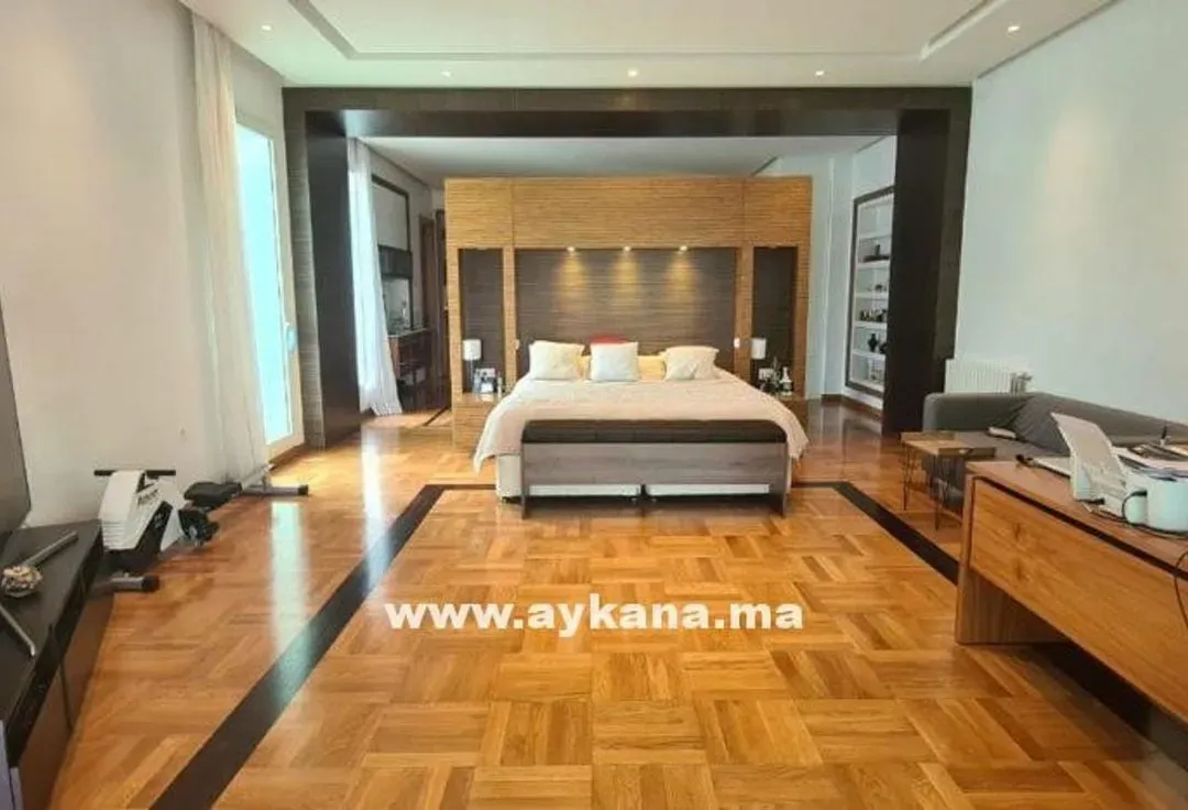 Villa à vendre 10 900 000 dh 1 176 m², 5 chambres - Souissi Rabat
