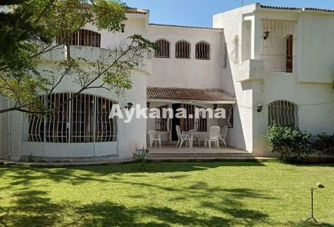 Villa à vendre 9 000 000 dh 900 m², 4 chambres - Riyad Rabat