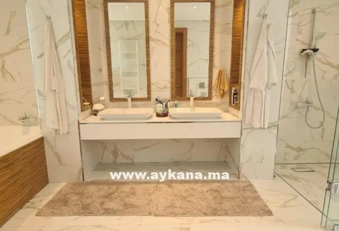 Villa à vendre 10 900 000 dh 1 176 m², 5 chambres - Souissi Rabat