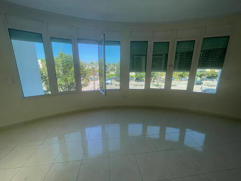 Villa à louer 35 000 dh 400 m² avec 4 chambres - Sidi Maarouf Casablanca | Agenz