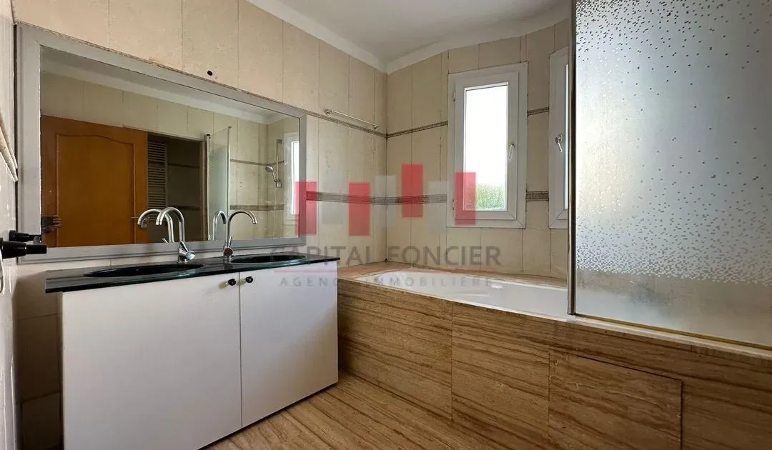 Villa for rent 38 000 dh 600 sqm, 4 rooms - Californie Casablanca