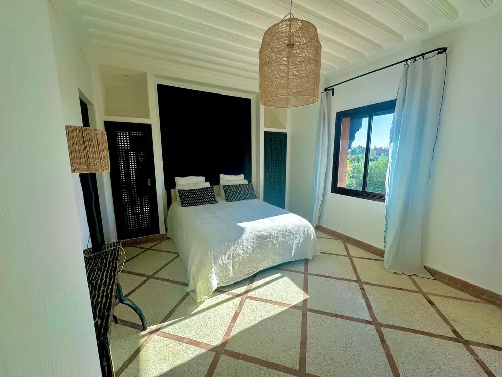 Villa à louer 25 000 dh 280 m² avec 4 chambres - Route de Fès Marrakech | Agenz