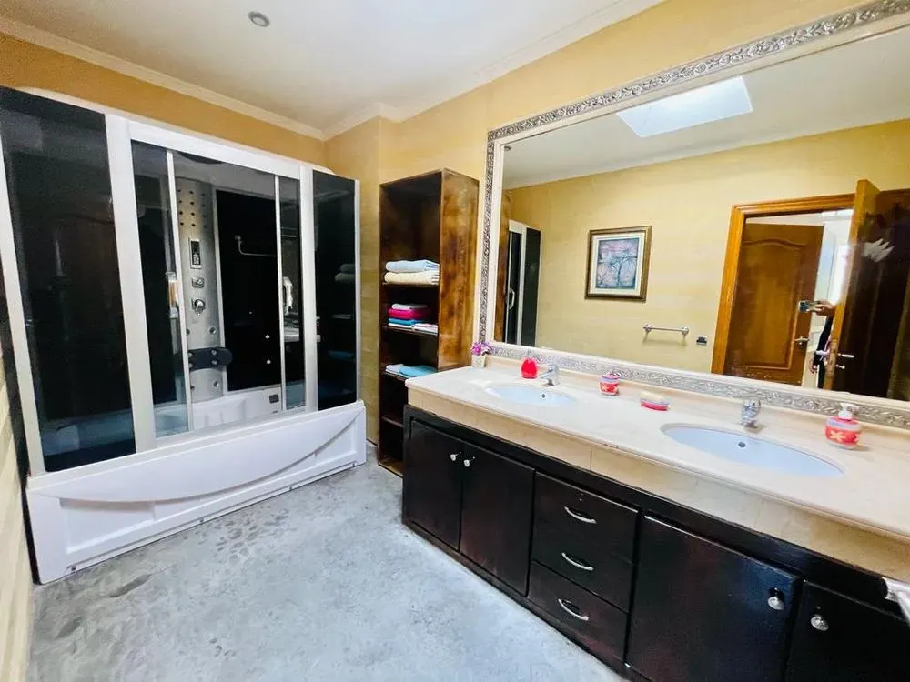 Villa à louer 43 000 dh 625 m² avec 4 chambres - Ain Diab Extension Casablanca | Agenz