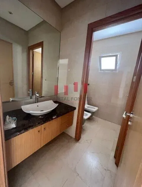 Villa for rent 35 000 dh 600 sqm, 5 rooms - Ain Diab Casablanca
