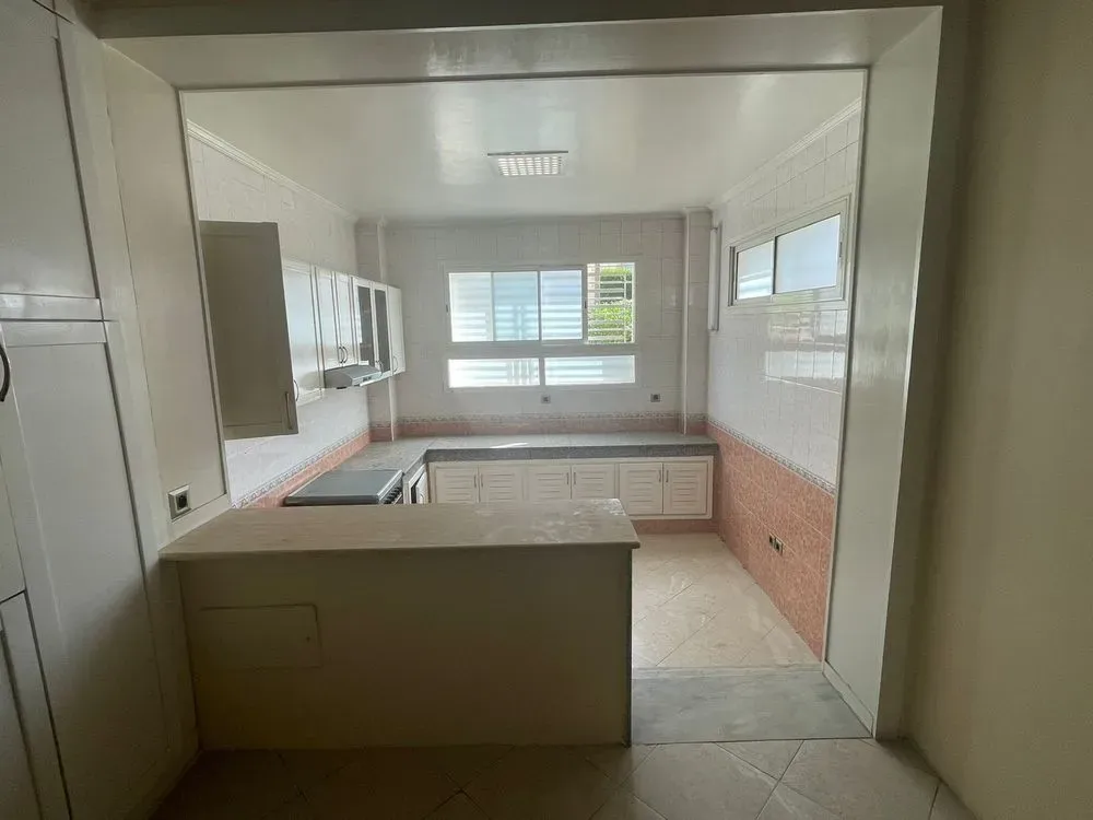 Villa à louer 20 000 dh 300 m² avec 4 chambres - Sidi Maarouf Casablanca | Agenz