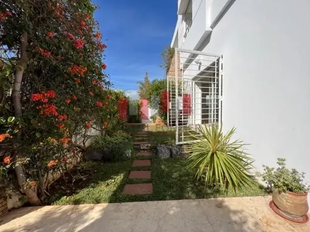 Villa à louer 35 000 dh 600 m², 5 chambres - Ain Diab Casablanca